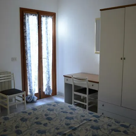 Casa Luppoli * Magazzini (Tuscany)